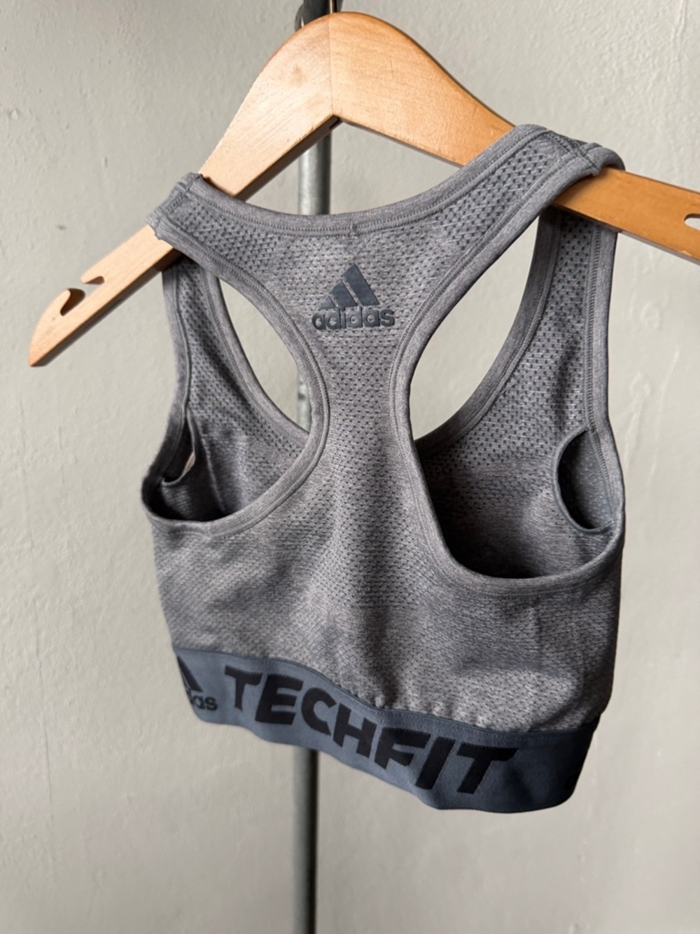 NWT Adidas Techfit Sports Bra Size XS - Picture 3 of 3